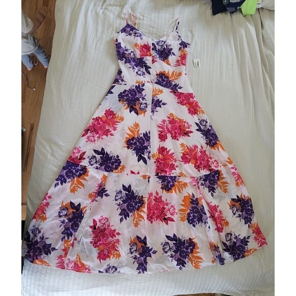 NEW Vneck Sleeveless Floral Midi Dress Size 4 - Picture 4 of 7